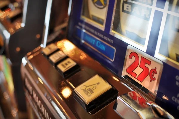 European roulette wheel with single zero on turki live-dealer table